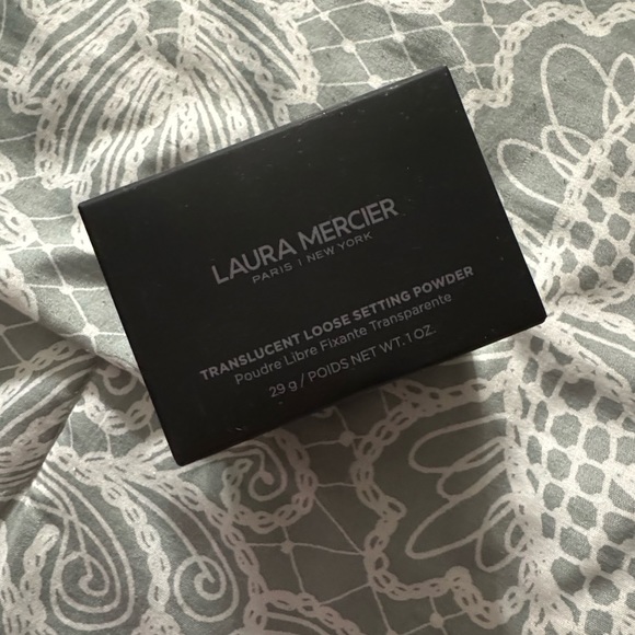 Laura Mercier translucent loose setting powder NIB - Picture 7 of 10